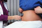 孕期甲状腺功能检查处于正常范围上限与流产风险相关