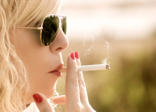抽烟的女性更容易发胖