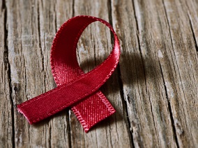 FDA批准首款双药HIV疗法