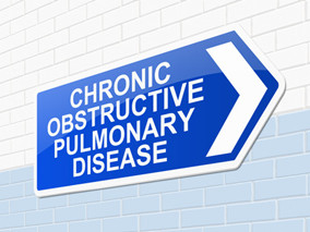 中度COPD患者症状未改善 可否直接换药茚达特罗或格隆溴铵？