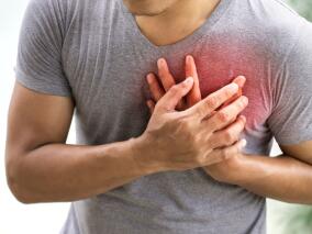 中年男性反复胸痛10余年 冠状动脉造影发现问题所在