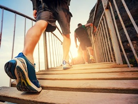 长时间中等强度运动 是否会加剧有症状或无症状他汀使用者的肌肉损伤？