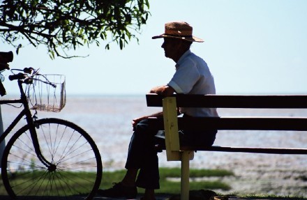 帕金森病初始治疗应选择哪种药物？