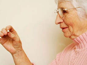 基于雌二醇的绝经后激素治疗与心血管和全因死亡率风险相关性