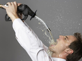 酒精摄入与心衰发病率呈U型相关