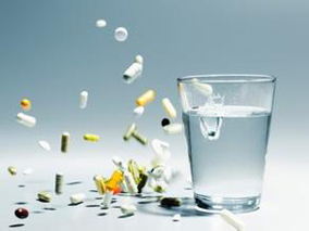 急性冠脉综合征患者使用阿哌沙班联合抗血小板治疗的疗效和安全性