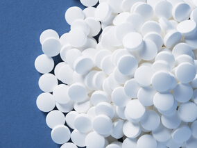 英国和瑞典遗传药理学指导华法林剂量的成本效果