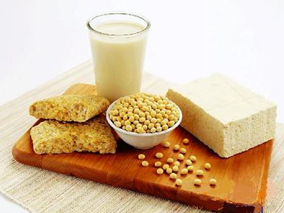 以植物为基础的治疗方案用于更年期症状管理是否有效?