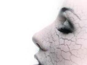 胸痛、乏力3年，伴心前区不适及上腹胀，缺钾还是另有隐情？