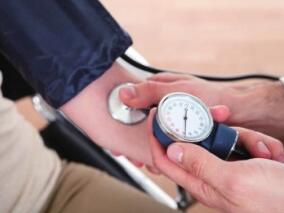 利尿剂和RAAS抑制剂如影相随的血钾异常是否升高死亡风险?