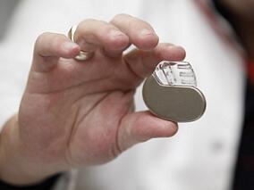 心脏再同步除颤起搏器(CRT-D)术后迟发性心包压塞