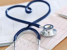 当心被“咸死”！房颤老奶奶摄入钠盐需小心