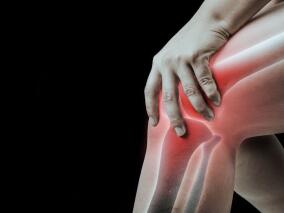 老爷爷肢体麻木、疼痛诊断为脑血栓 CT及MRI检查才发现真正病因