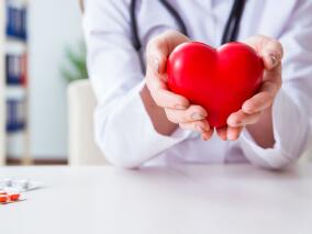 行PCI的STEMI患者抗血小板治疗：替格瑞洛与普拉格雷不分上下