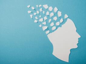 老奶奶反复头昏脑涨、胸闷心慌、血压不稳定 检查后发现祸不单行