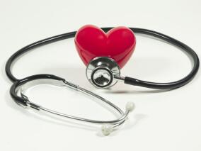 农民伯伯外伤后发热半个月不见好转 小小的“心脏杂音”一扫阴翳