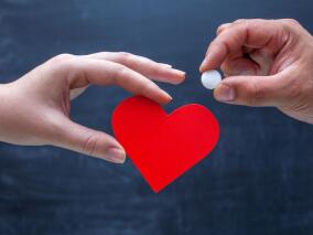 28岁女子发热乏力伴右侧肢体活动障碍 怎么了？