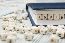 老爷爷体检发现腹腔肿块 确诊为？怎么治？