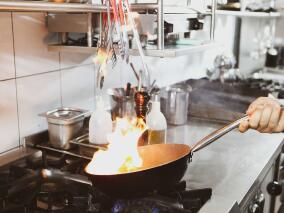 妊娠期使用液化气或生物质炉灶做饭 婴儿严重肺炎的发生率